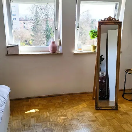 Dg R- Helle 40m2 2-zimmer Naehe Salzburg